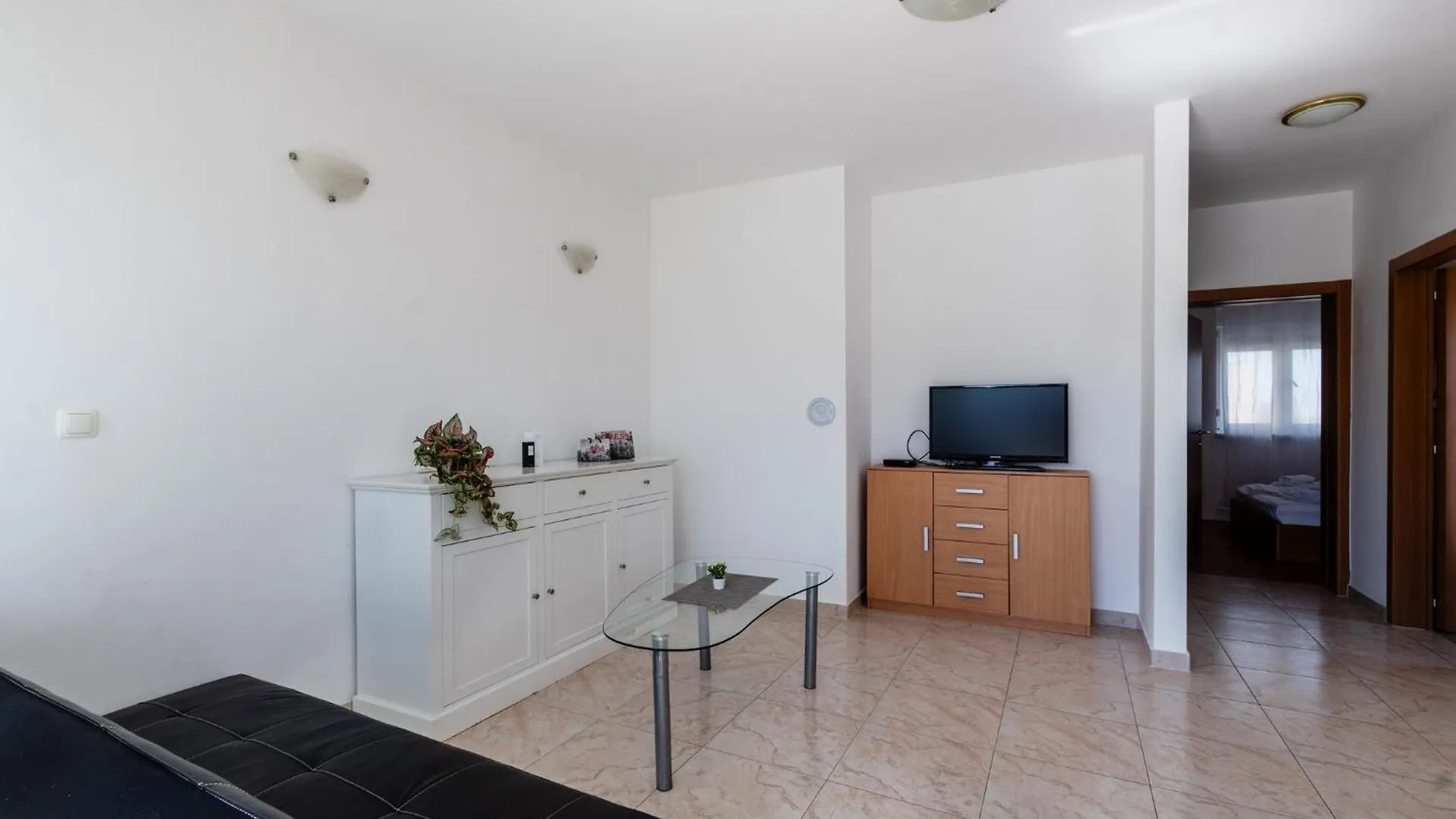 Apartment Village Nin