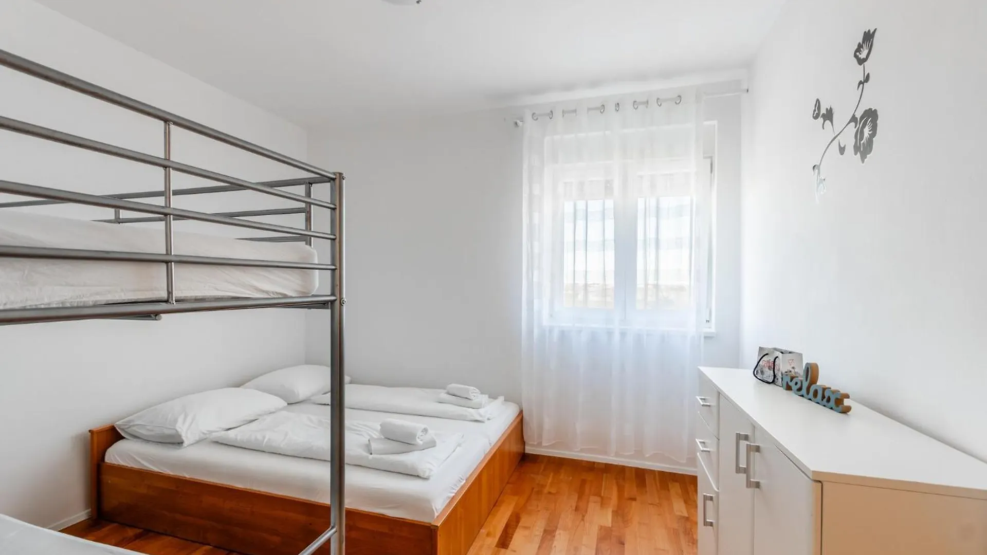 Apartment Village Nin