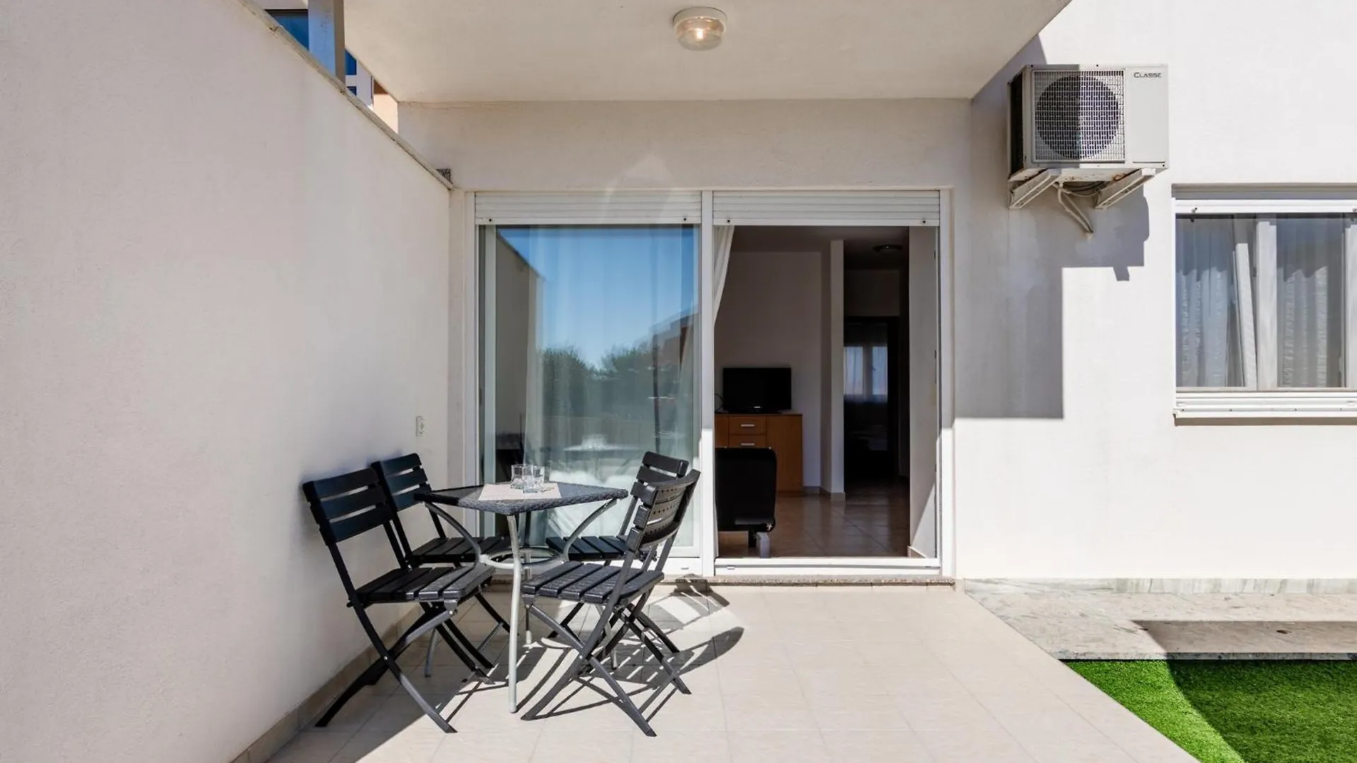 Apartment Village Nin