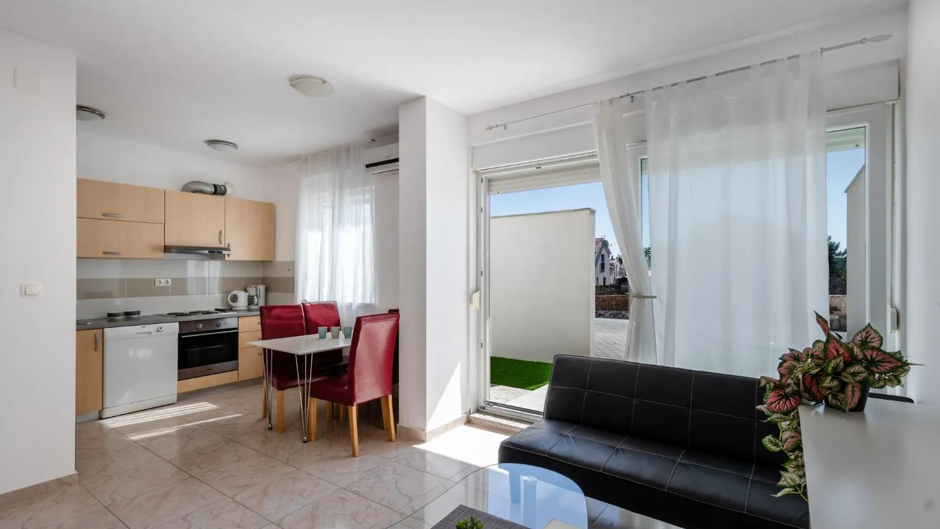 Apartment Village Nin