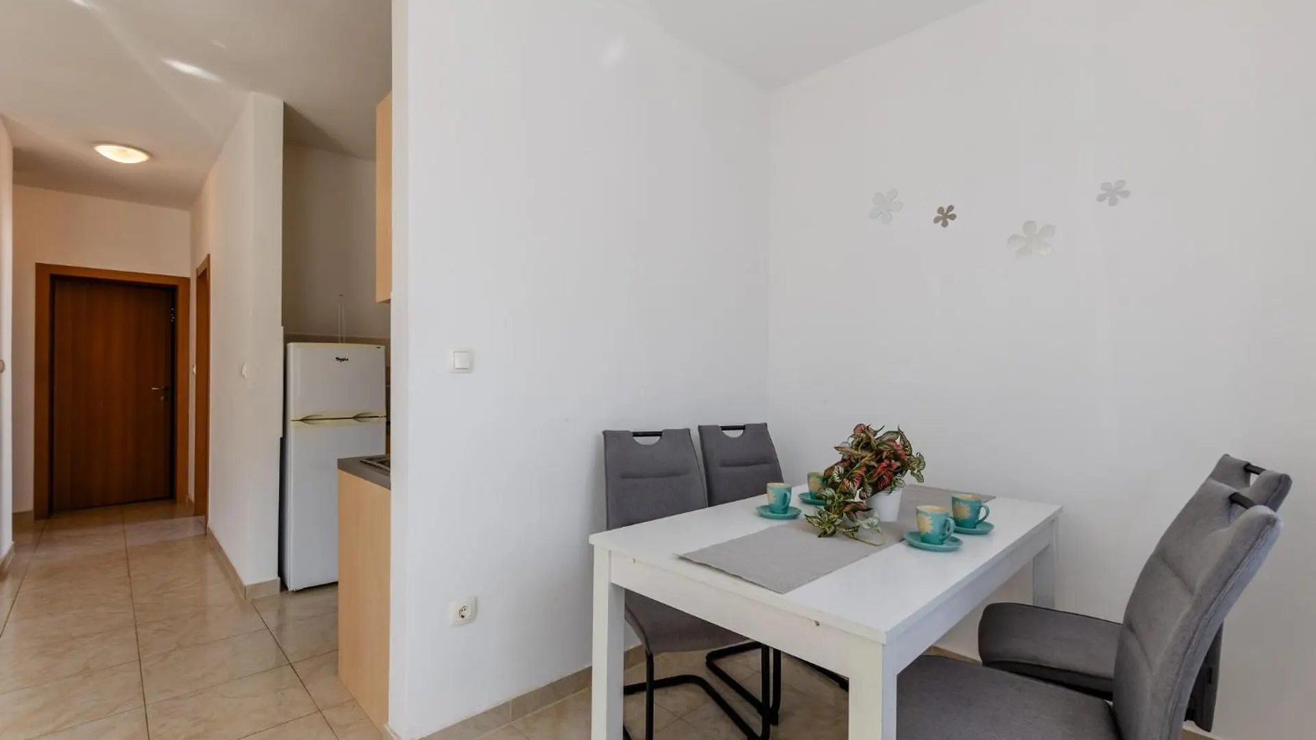 Apartment Village Nin