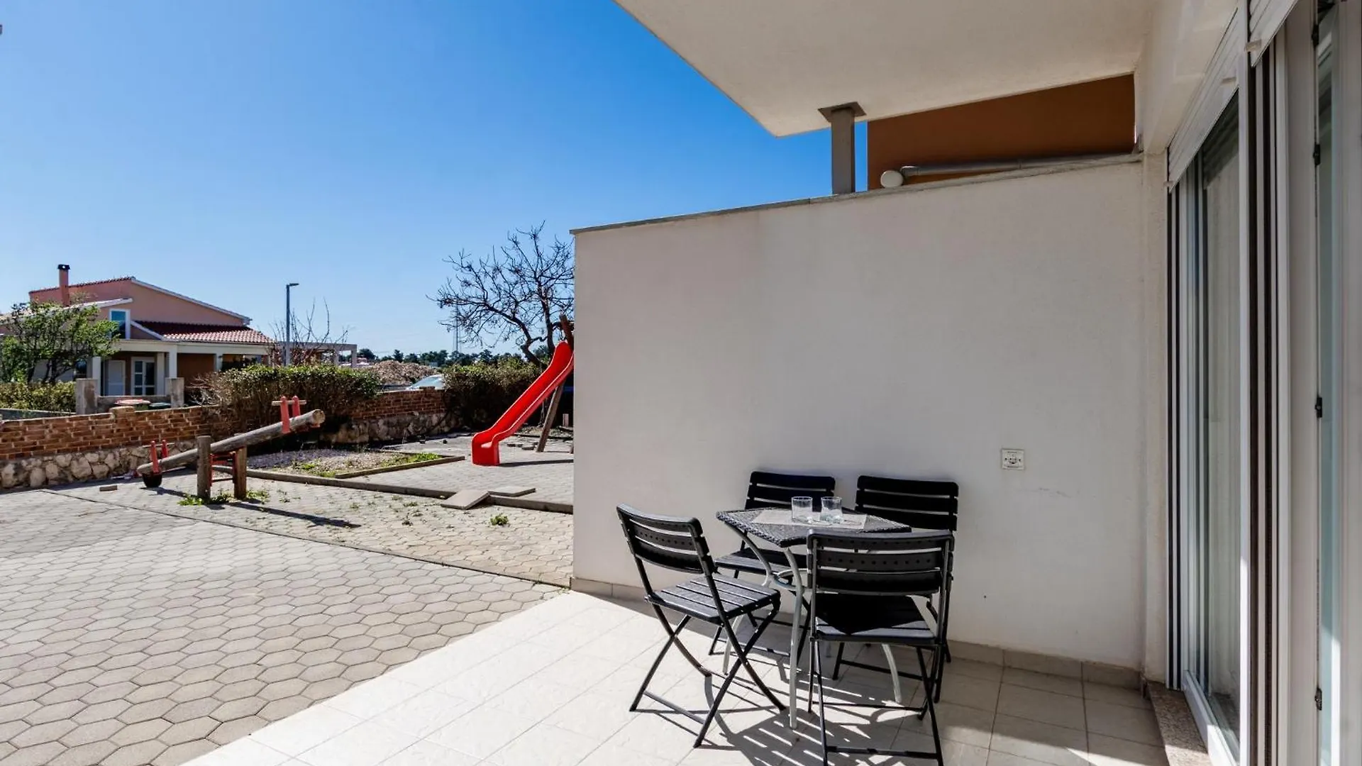 Apartment Village Nin
