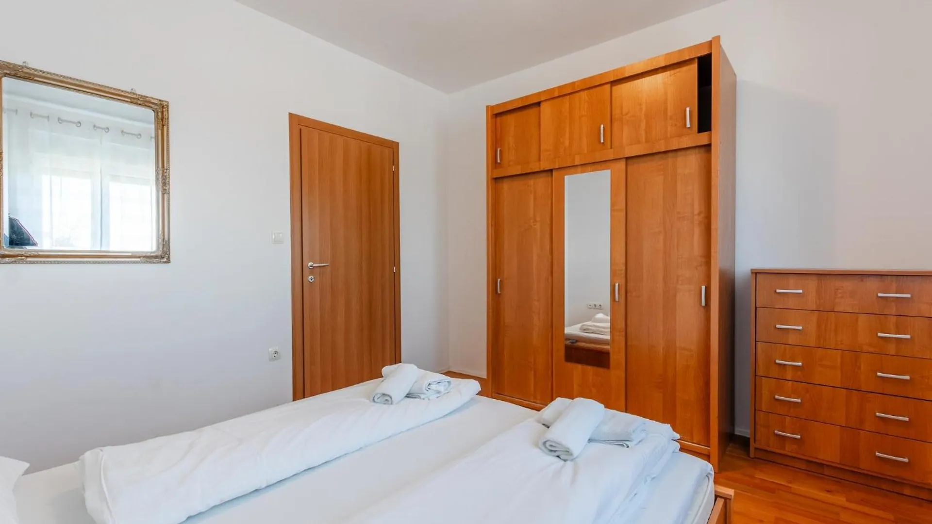 Apartment Village Nin