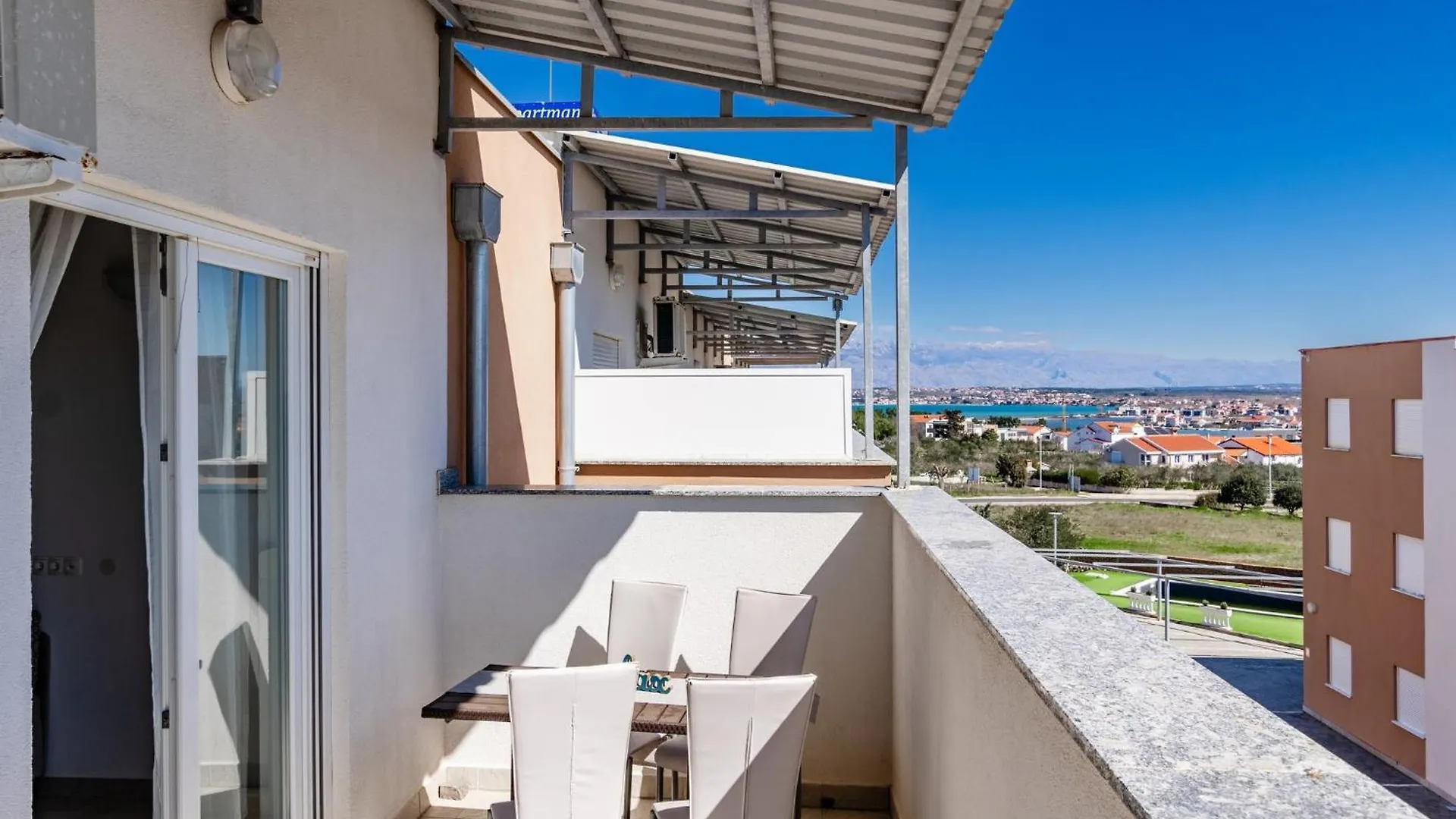 Apartment Village Nin