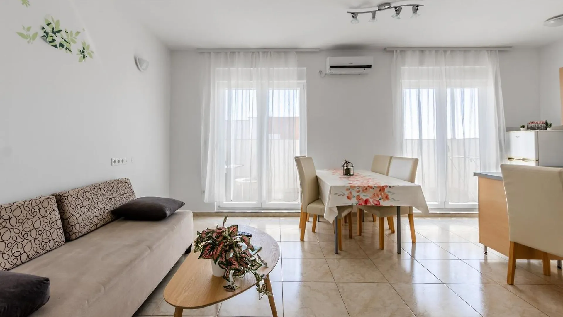 Apartment Village Nin