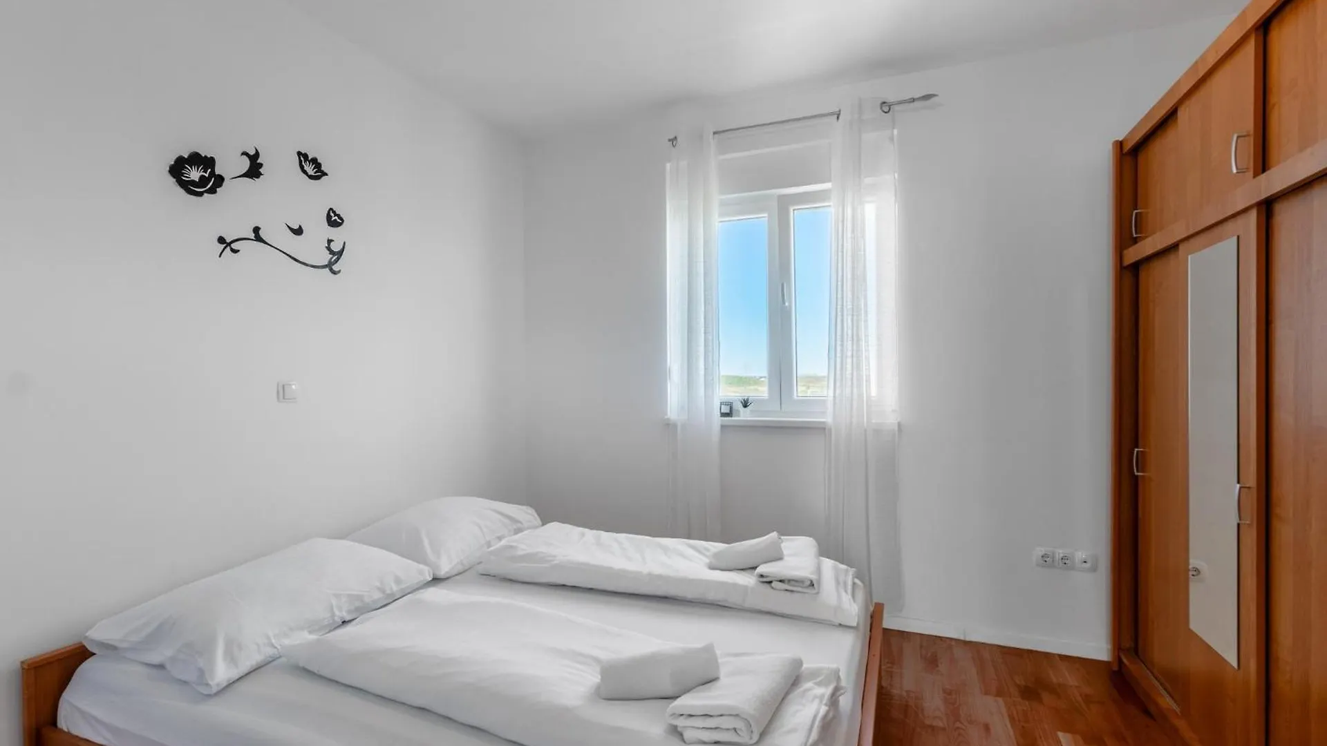Apartment Village Nin