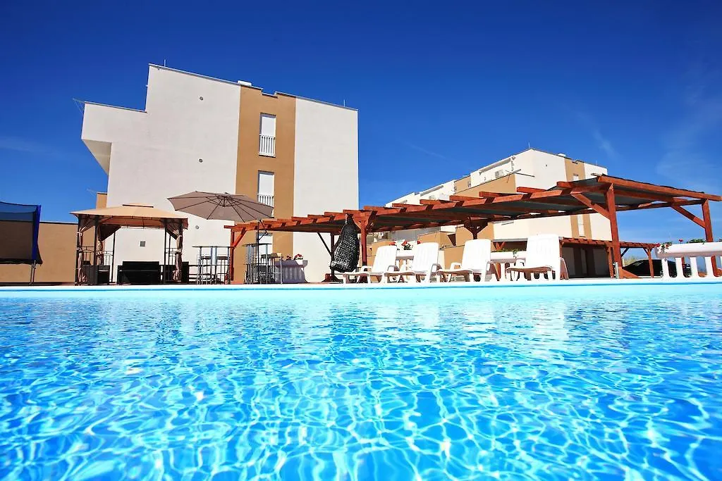 Apartment Village Nin