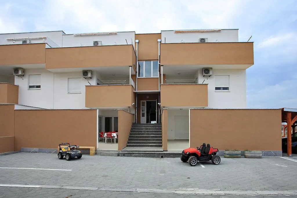 Apartment Village Nin 0*,