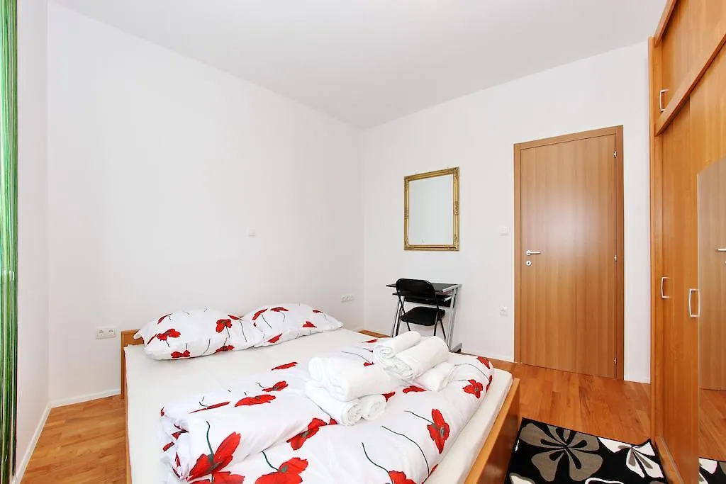Apartment Village Nin