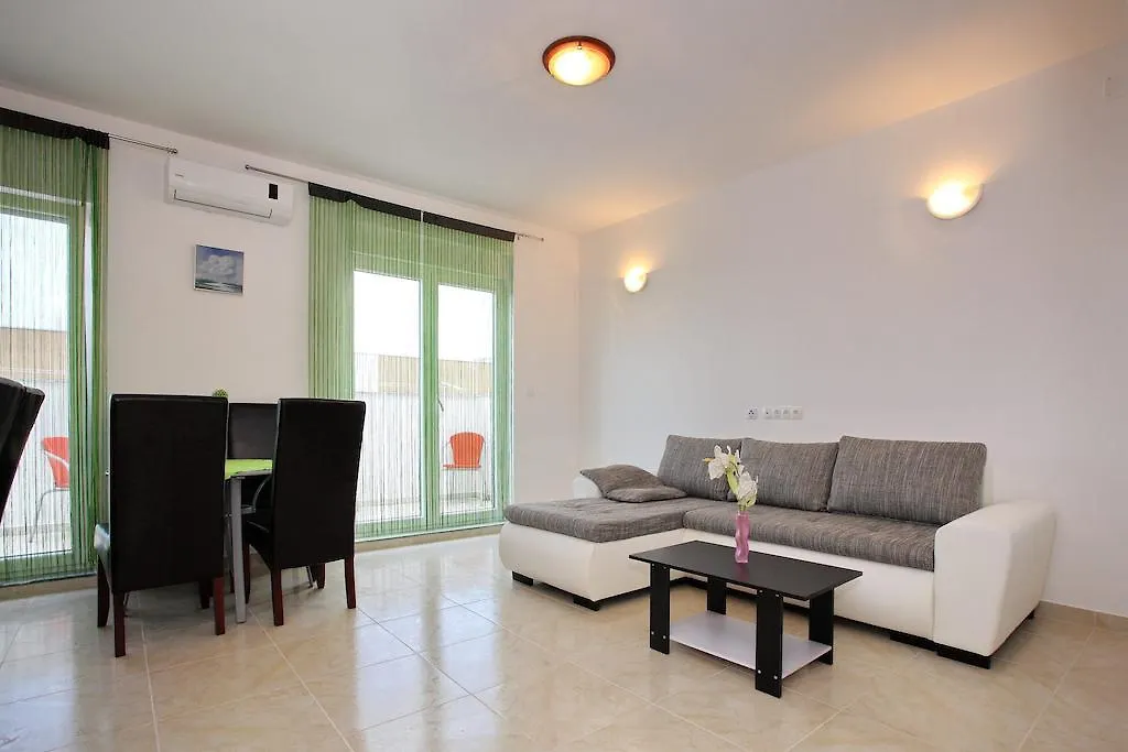 Apartment Village Nin 0*,