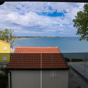Sunshine Bay Nin