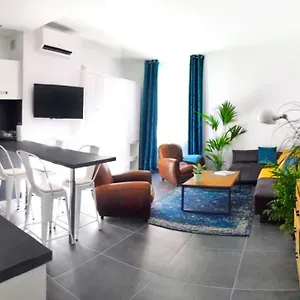 Beautifully Bright In Old Town Apartment Saint-Tropez