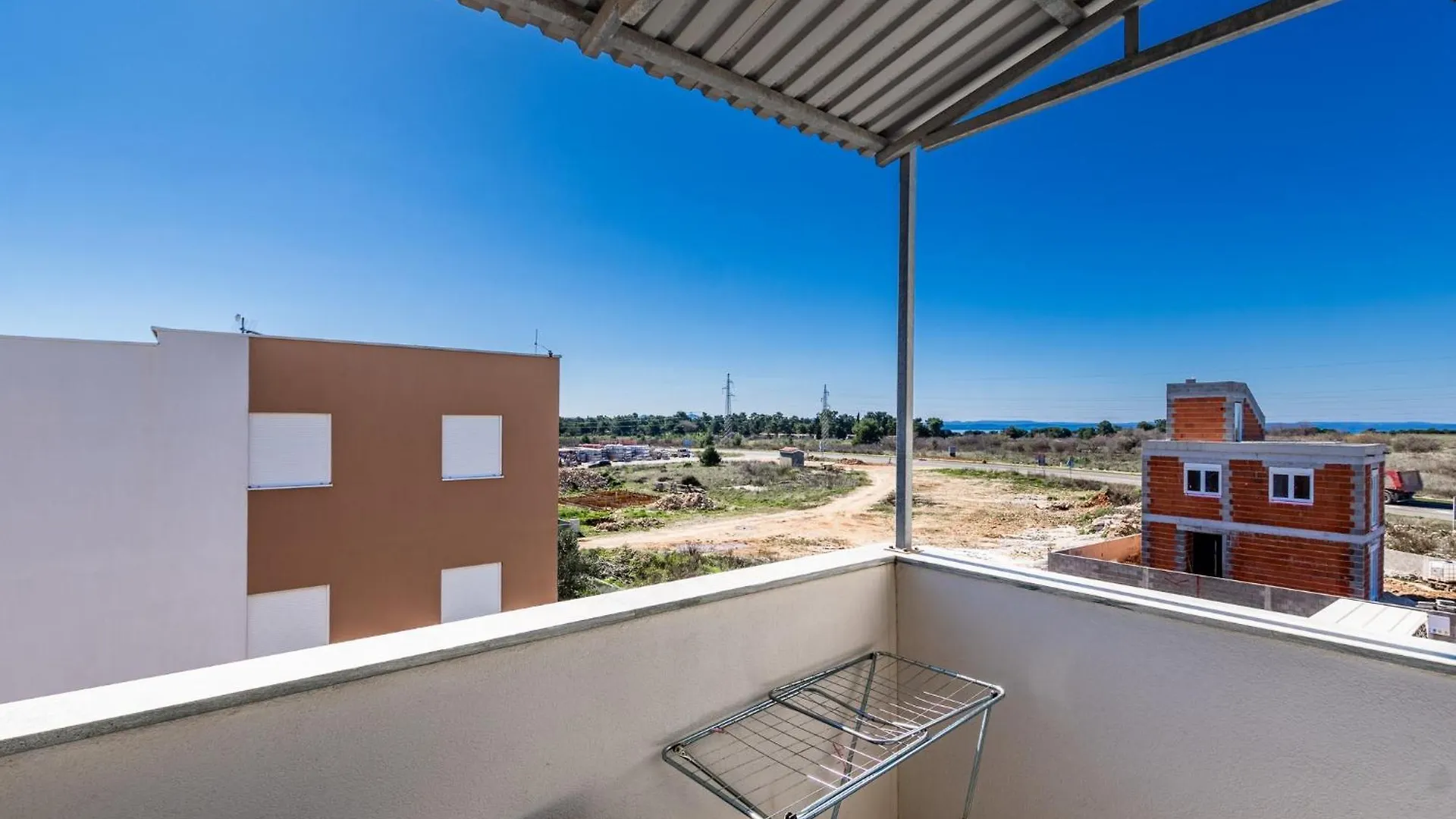 Apartment Village Nin